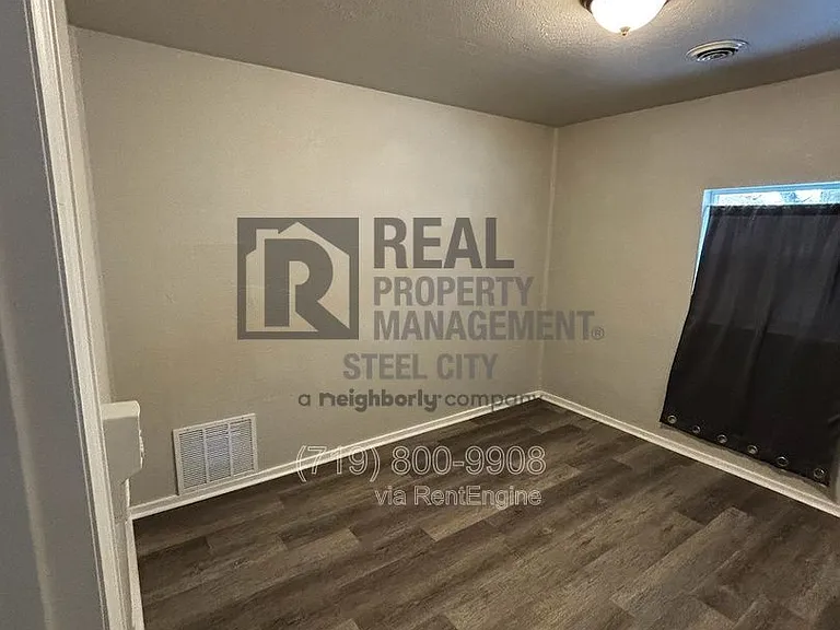 1428 E Orman Ave — Photo 7