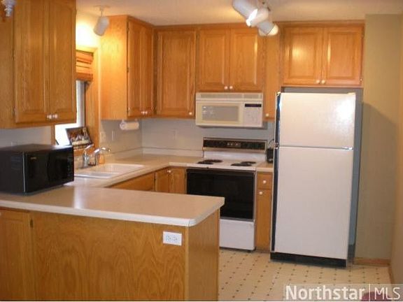3rd image of 1109 Stein Cir