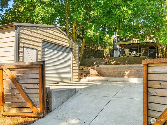 2nd image of 10025 Ashworth Avenue N
