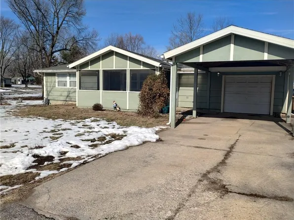206 W Plum St, Raymore, MO 64083