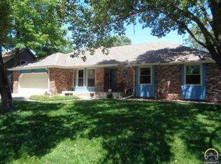 1830 SW Arrowhead Rd, Topeka, KS 66604