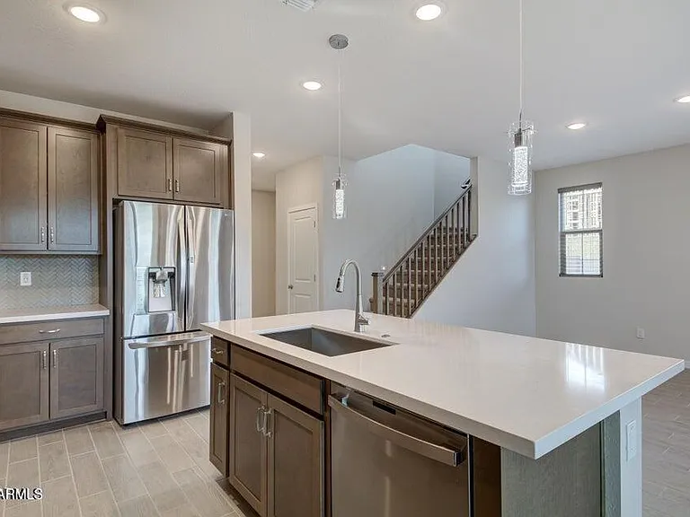 2831 S Central Dr — Photo 7