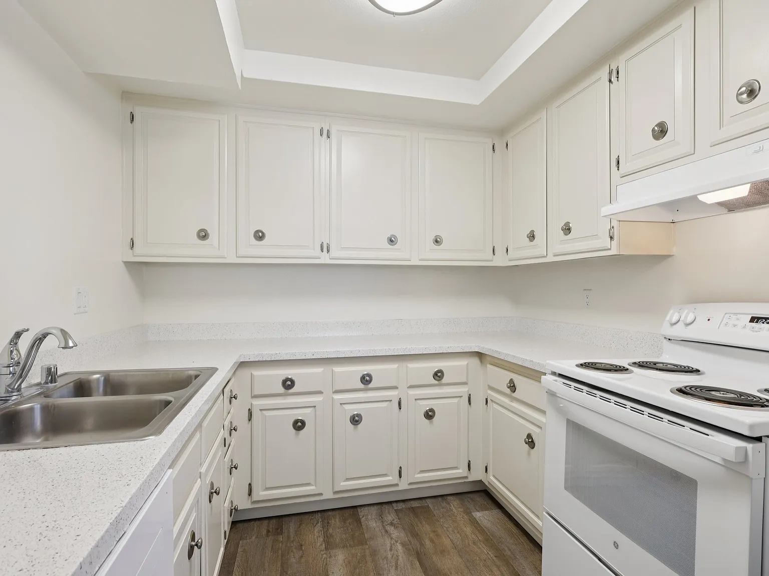 The Foothills Apartments — Photo 3