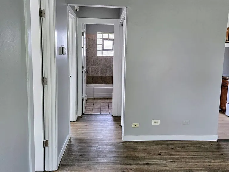 Palatine Park Apartments — Photo 23