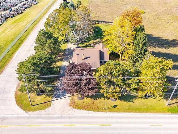 3rd image of 183 Green Ln