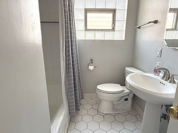 4th image of 9427 S Harding Ave