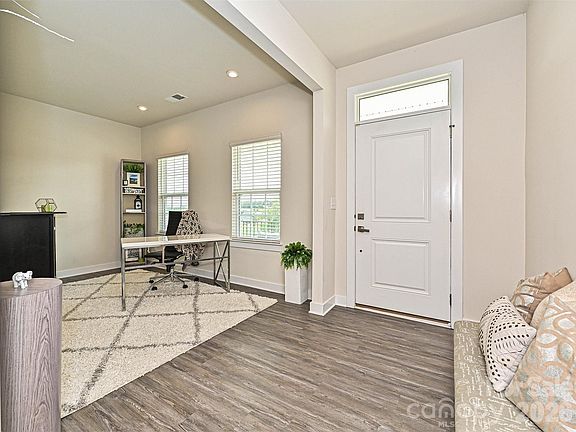 2nd image of 10016 Bowtie Ln