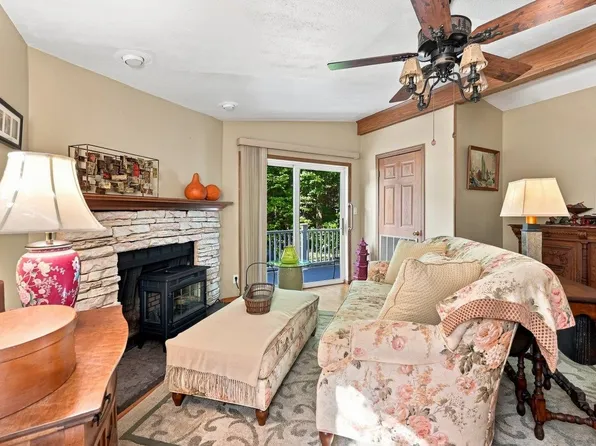 32 Hawaii Lane, Rochester, NH 03867