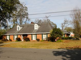 206 Robinhood Cir, Lafayette, LA 70508