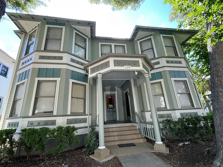 125 Adams St #1 — Photo 25