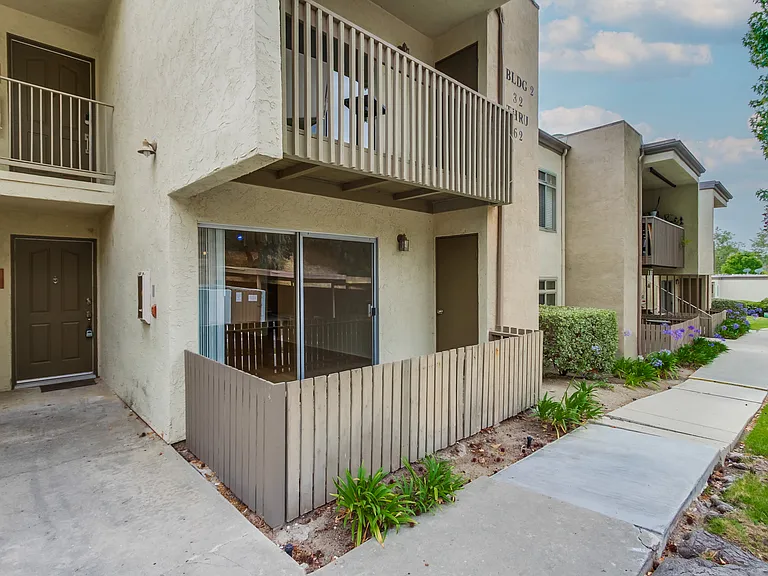 432 Edgehill Ln #33 — Photo 26