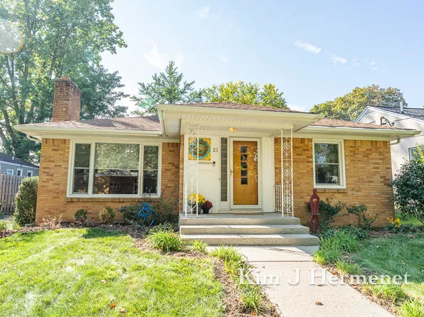 21 Holmdene Blvd NE, Grand Rapids, MI 49503
