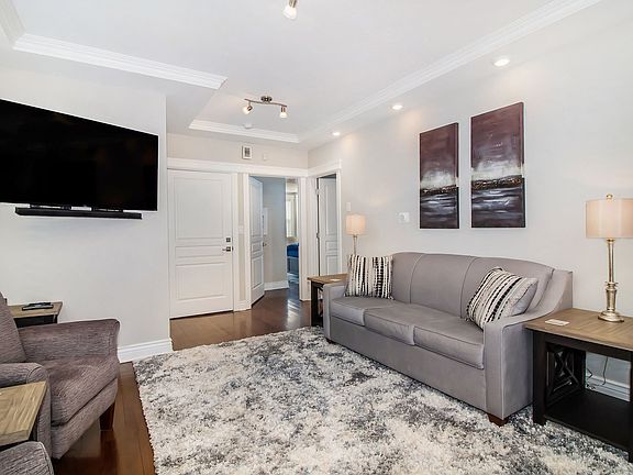 3rd image of 625 S Harlem Ave #1