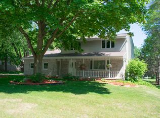 2730 Whippoorwill Dr, Green Bay, WI 54304