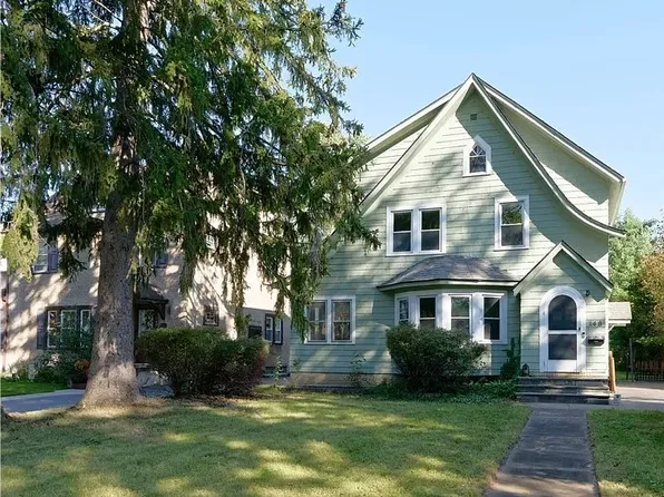 148 Seville Dr, Rochester, NY 14617