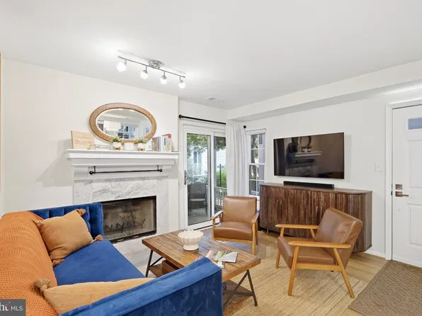 2813 S Woodrow St APT B, Arlington, VA 22206