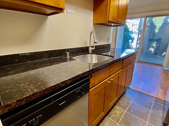 5th image of 1821 E Thomas St #201