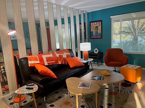 Relaxing living room area reflecting the Palm Springs Style.