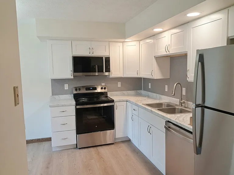 new appliances and remodeled kithchen new flooring