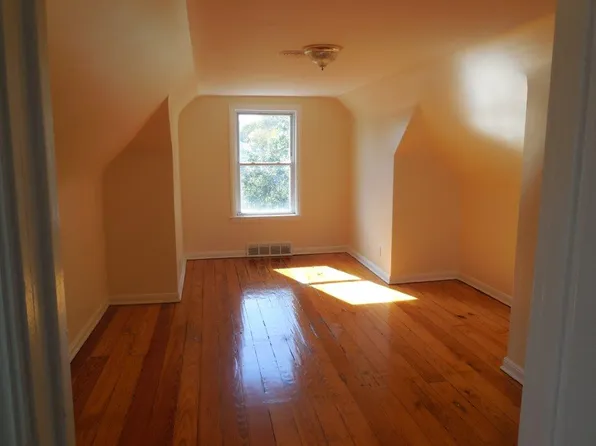 7621 S Exchange Ave #3, Chicago, IL 60649