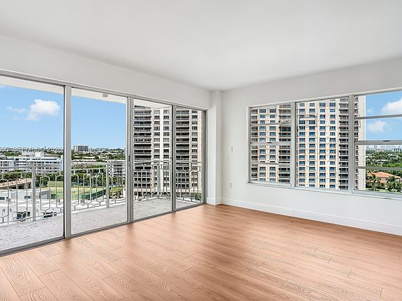 4th image of 11111 Biscayne Blvd #1000