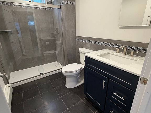 3rd image of 76 Carrington Ave