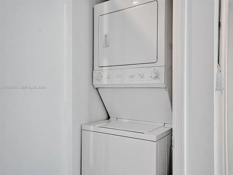 500 Brickell Ave #1301 — Photo 6