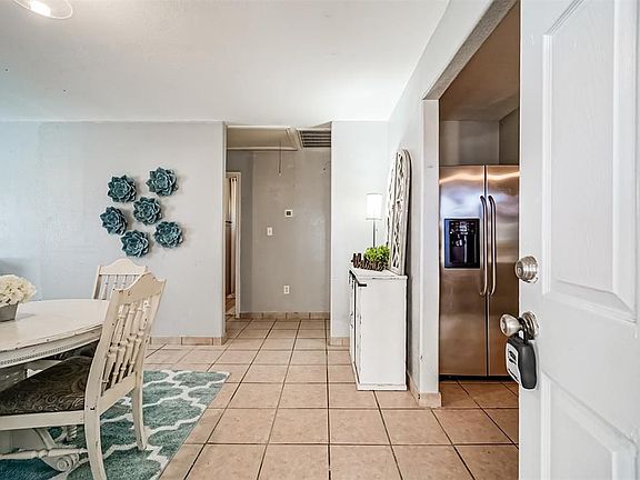 4th image of 305 N Ennis St Unit A