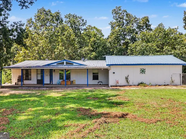 824 Fairview Farm Cir, Lavonia, GA 30553