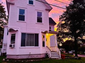 47 Orchard St, Amesbury, MA