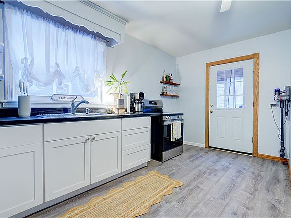 5th image of 25 Lockwood St