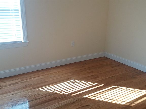 4th image of 123 Saint Pauls Ave