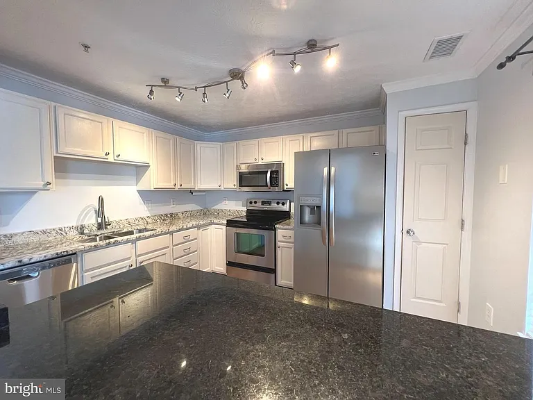 689 Winding Stream Way #204 — Photo 8
