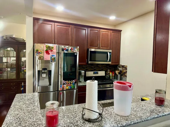 831 Strassle Way #831, South Plainfield, NJ 07080