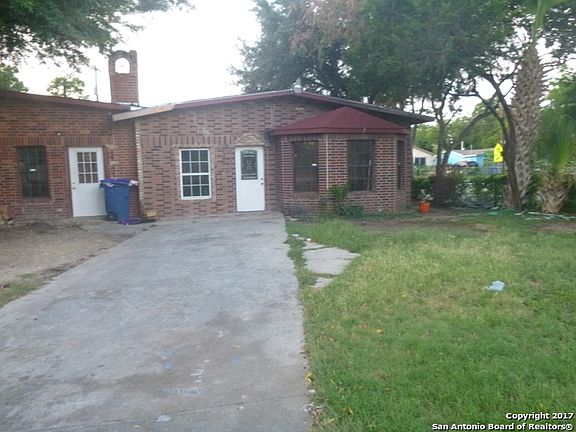 3rd image of 1402 W Harlan Ave