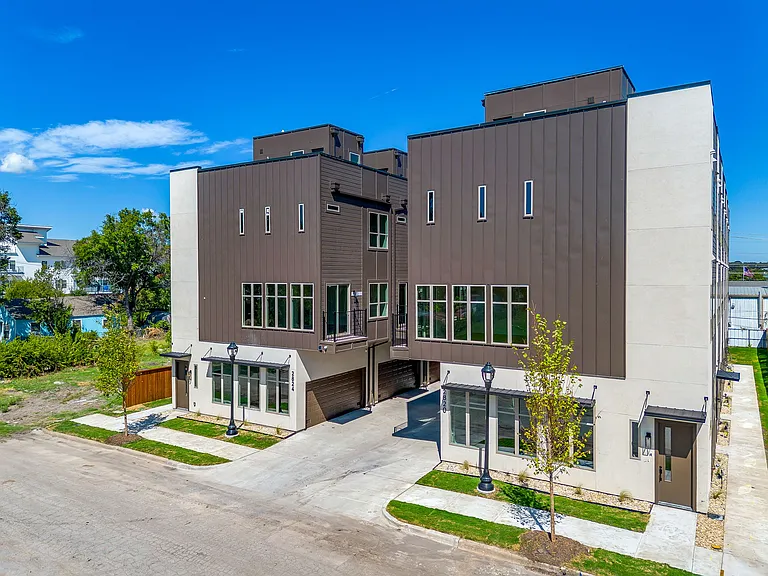 2820 Weisenberger St #110 — Photo 3