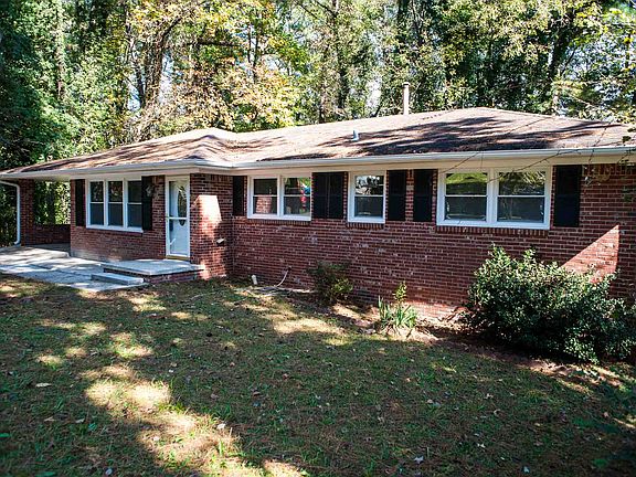 Ranch Home w/1 Car Carport 