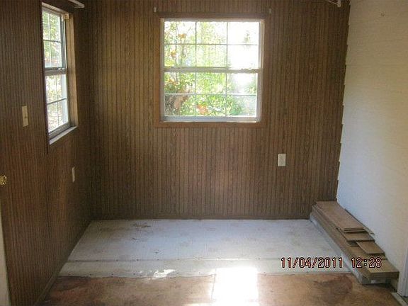 2nd image of 4017 Dorothy Dr