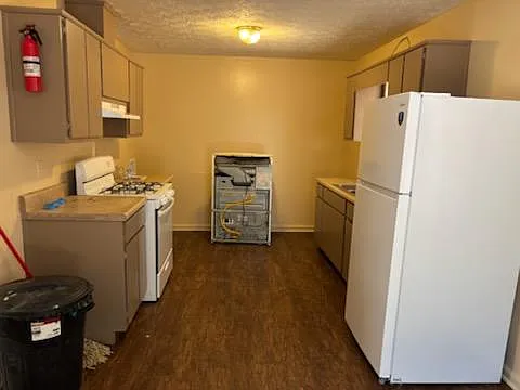 4325 Lincolndale Dr — Photo 4