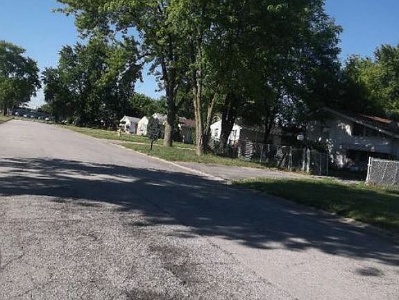 2nd image of 16544 Marshfield Ave