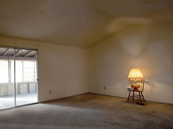 4th image of 2920 Rosewood Ave