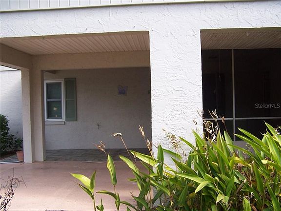 2nd image of 124 Glendower Cir