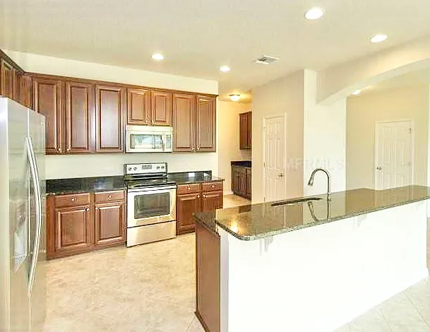 2103 Candlenut Cir — Photo 9