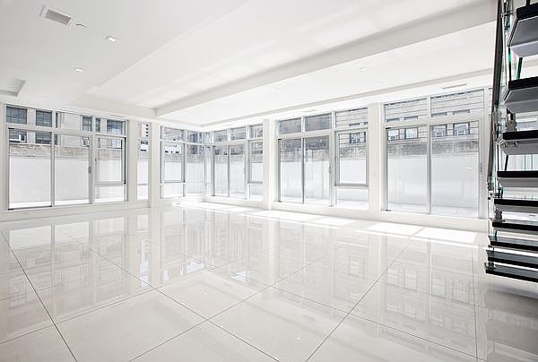 2nd image of 111 Fulton St Frnt 1