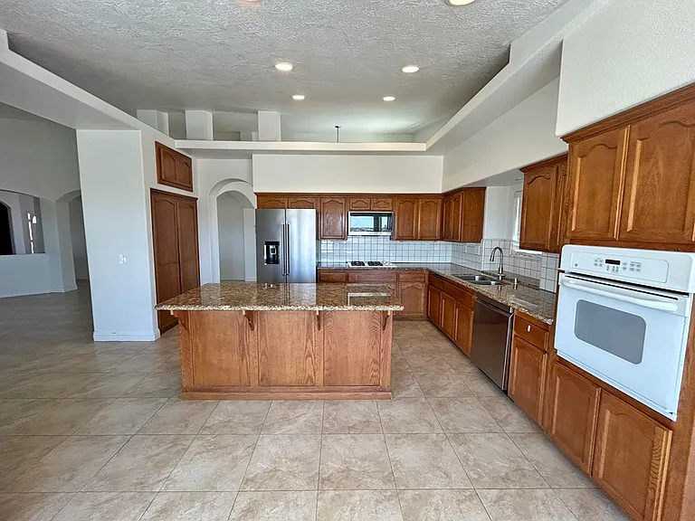 7146 Amanda Way — Photo 7
