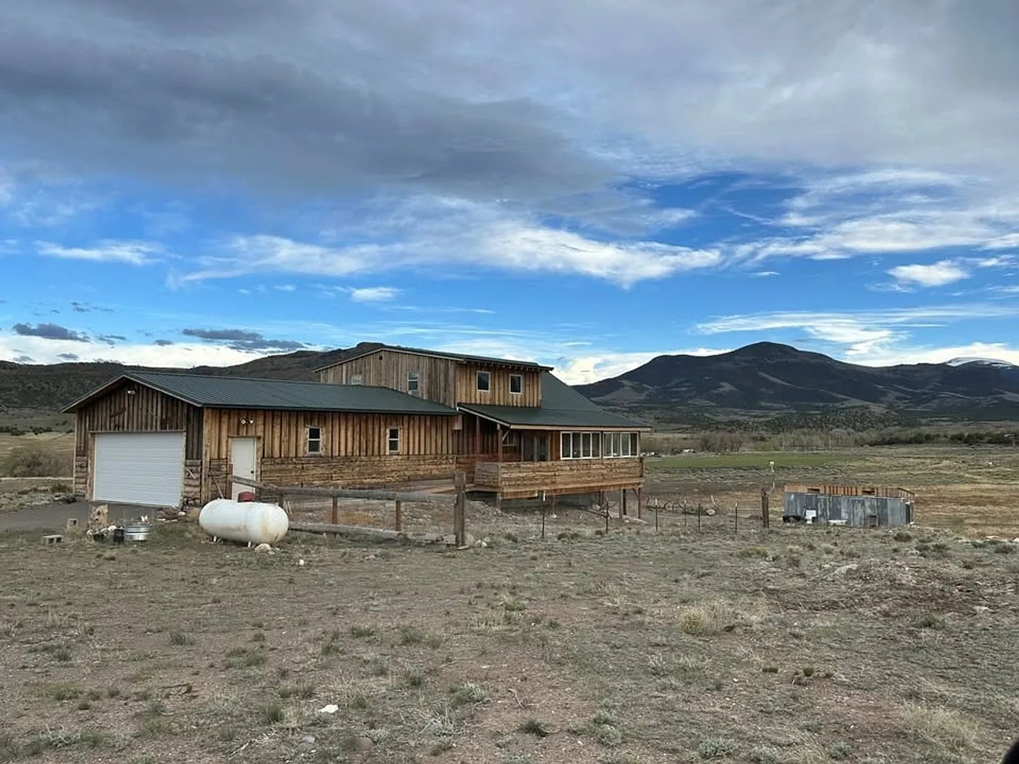 Spacious 3BR House in Del Norte — Photo 2