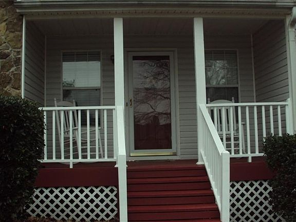 4th image of 3053 Rockview Dr
