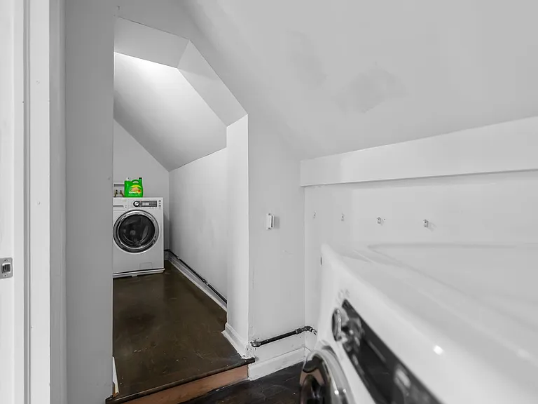 3835 N Western Ave — Photo 19