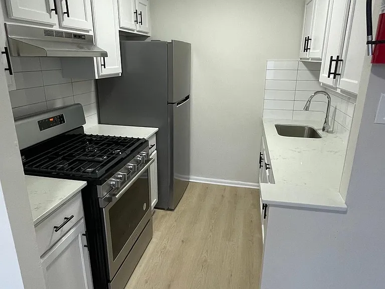 1935 Columbia Ave #1A — Photo 9