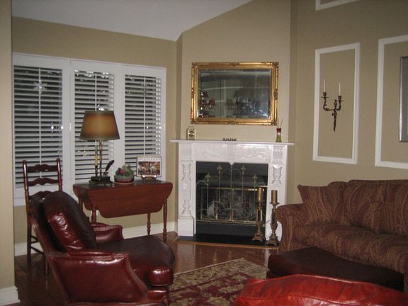 LR w/Plantation shutters & gas FP